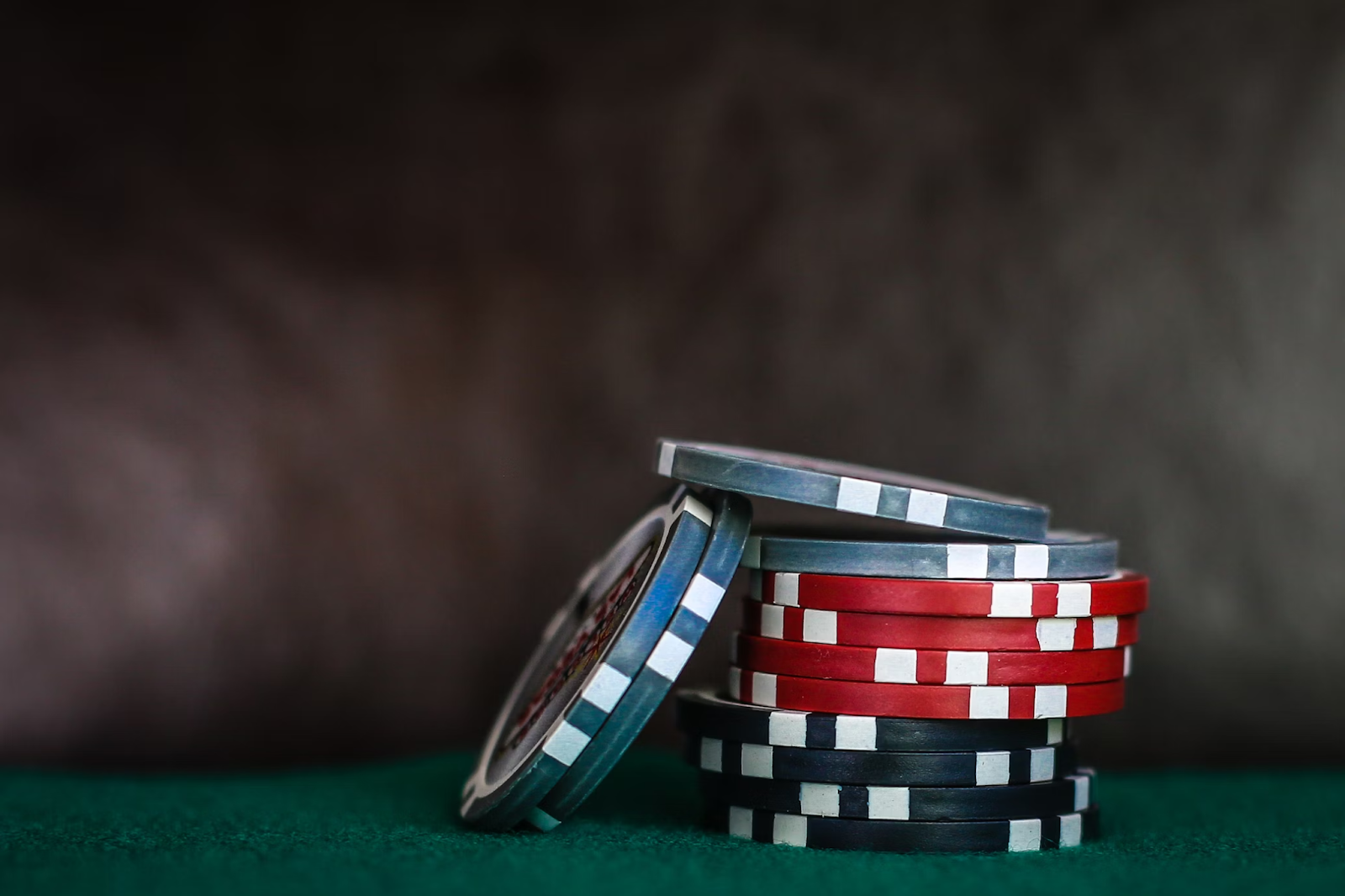 Understanding the Welcome: Analyzing the Sign-Up Bonuses at Top UK Casinos